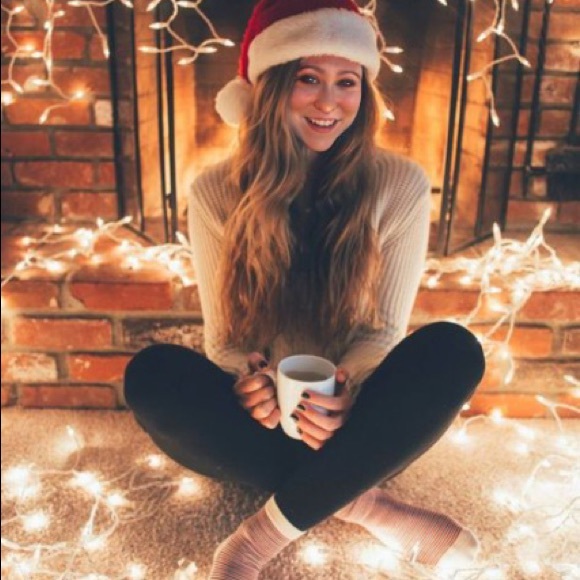 Meet Poshmark Ambassador Lorrie! Please Read Me! - Picture 3 of 6